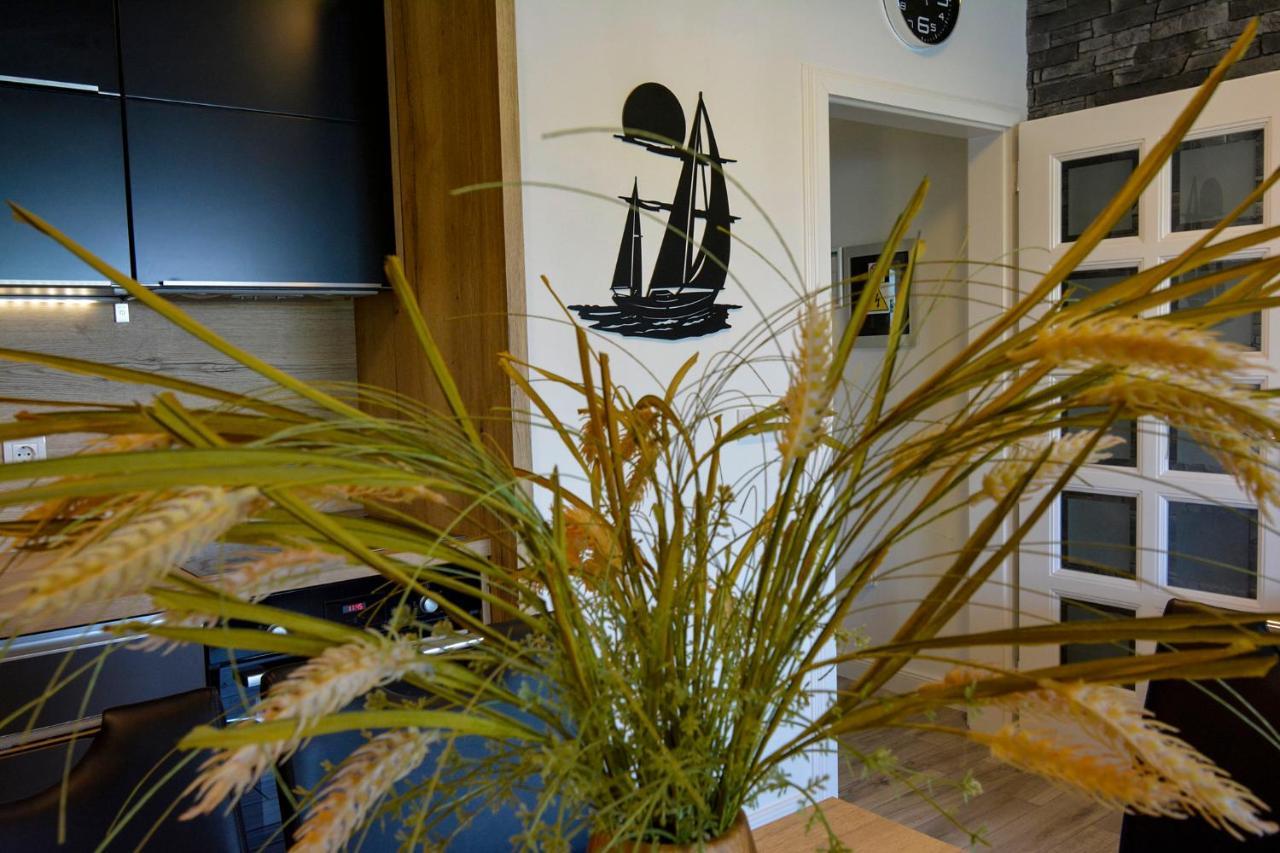 Apartment 10 In Villa Petrac Banjol Exterior photo